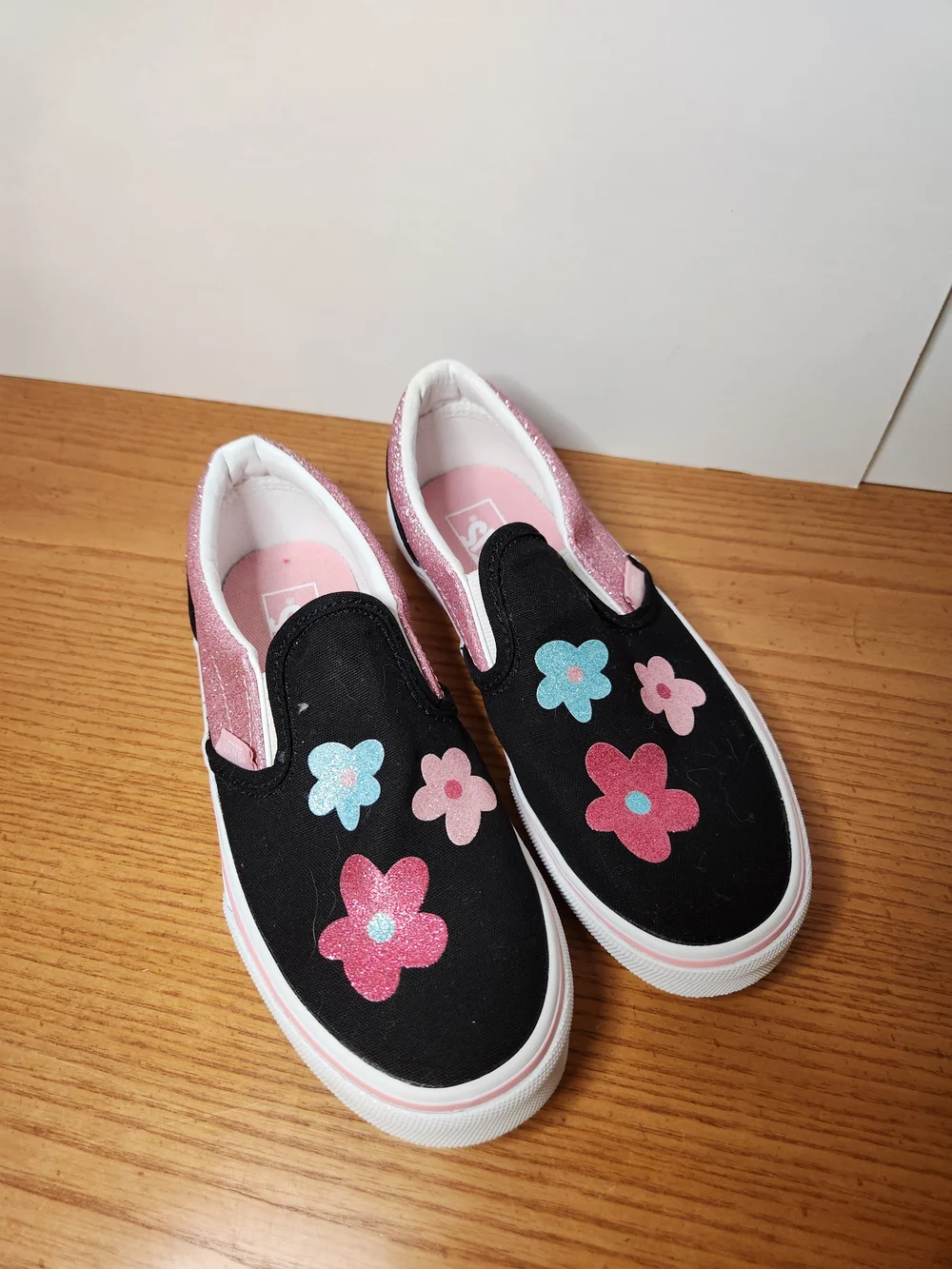 NWOT Vans girls slip on sneakers size 2